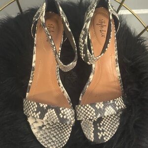 Style & Co. Black and Cream Snakeskin Sandals